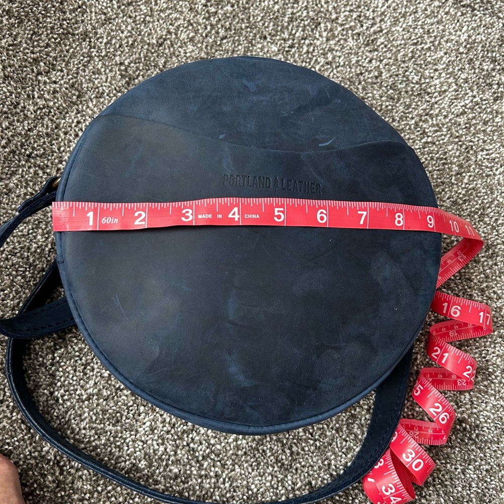 Portland Leather Large Circle Deep Water - Picture 6 of 6